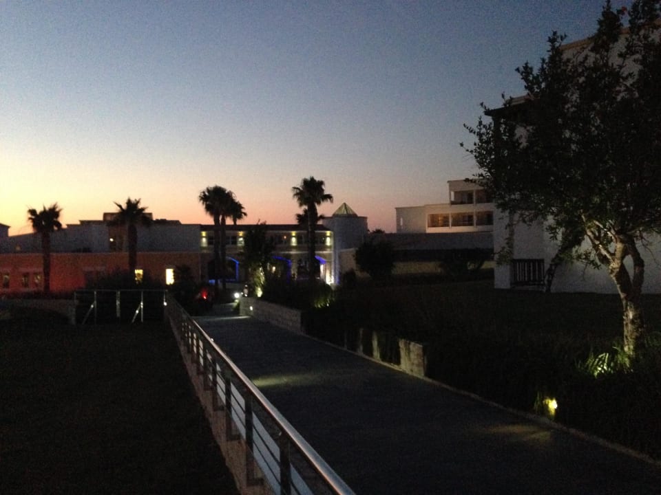 Blick vom Apollon Theater Richtung Haupthaus Neptune Luxury Resort