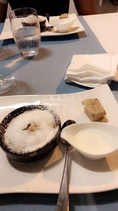 Restaurant Acanthus Cennet Barut Collection