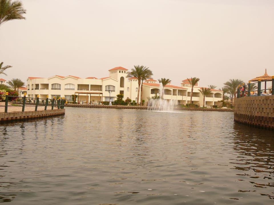 Meerwasserlagune mit Springbrunnen Pickalbatros Dana Beach Resort - Hurghada