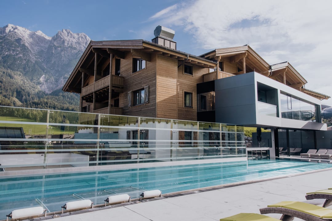 Pool Hotel Riederalm
