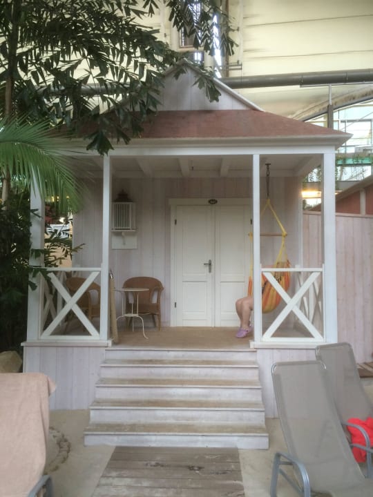 Blick auf die Lodge Tropical Islands Resort