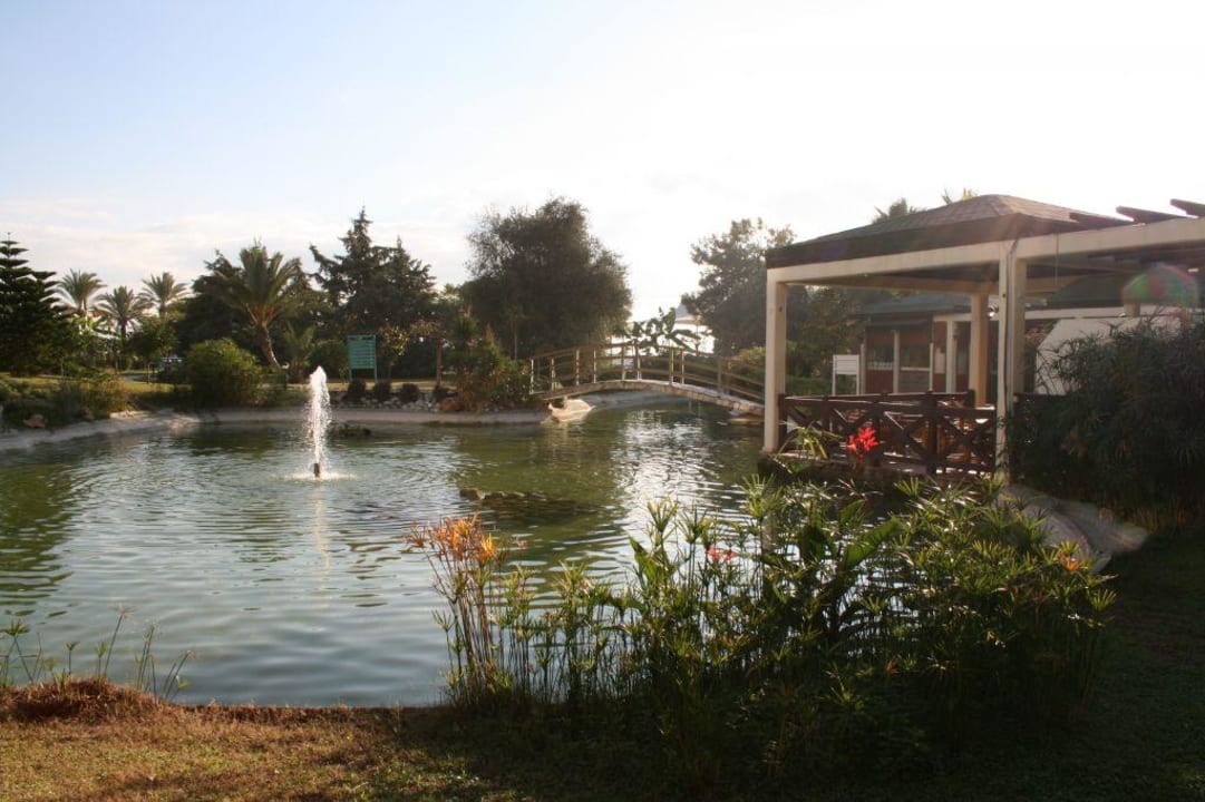 Blick über die Anlage zum Restaurant Mirage Park Resort