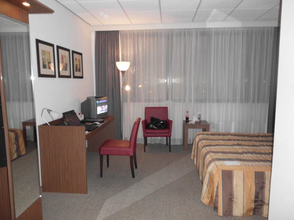 Großes Zimmer Hotel Tulip Inn Leiden Centre
