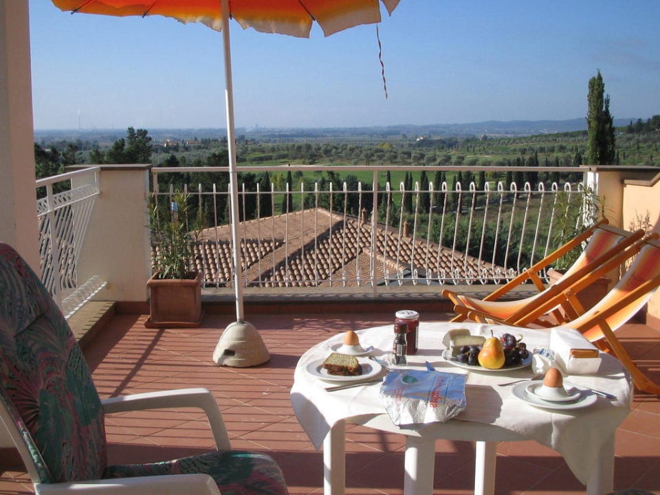 Frühstück auf Terrasse Il Pelagone Hotel & Golf Resort Toscana