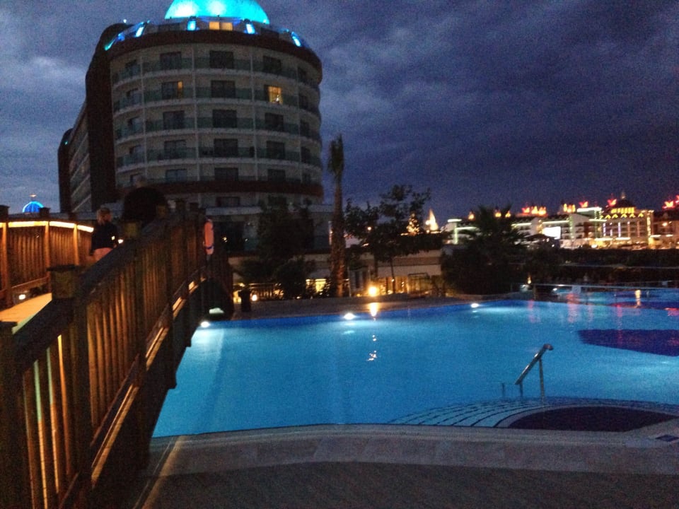 Abends Dream World Aqua Hotel