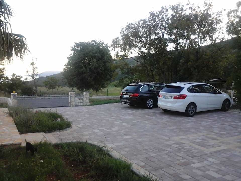 Parkplatz Ferienhaus Zagore 77