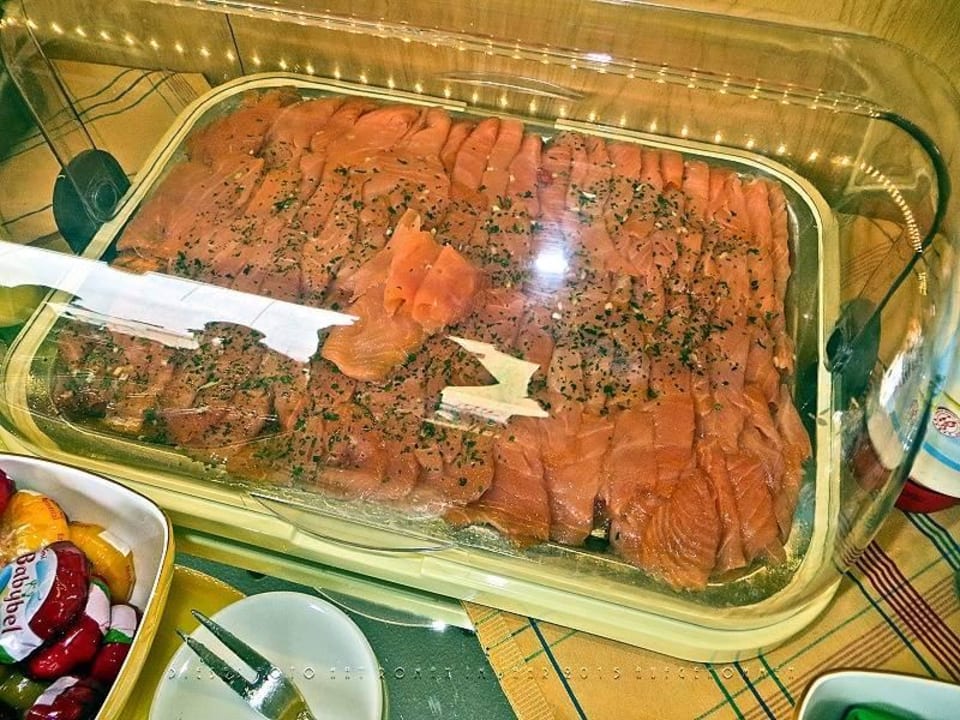 Die Lachsplatte, wieder aufgefüllt um 10.40 Uhr Hotel Kaiserhof