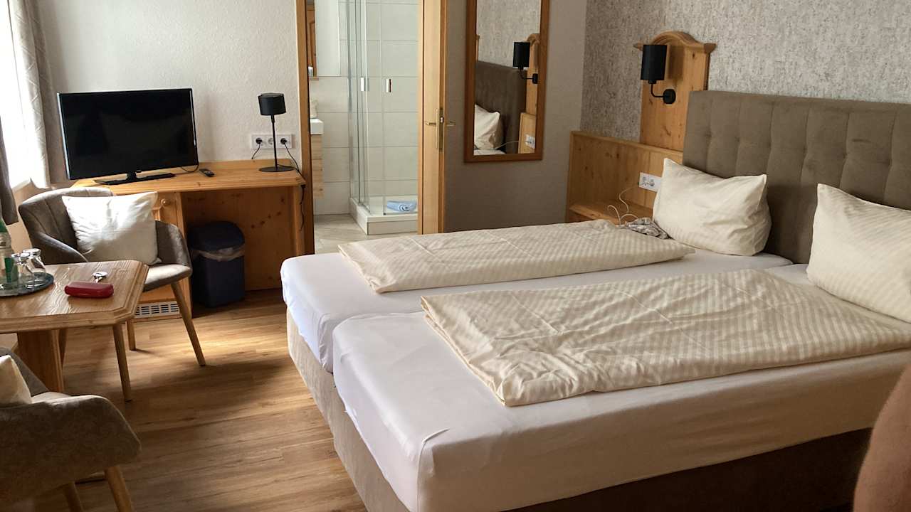 Zimmer Pension und Restaurant am Nicolaiplatz