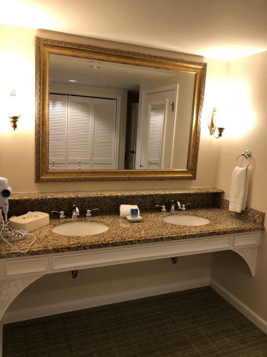 Zimmer Disney's Saratoga Springs Resort & Spa