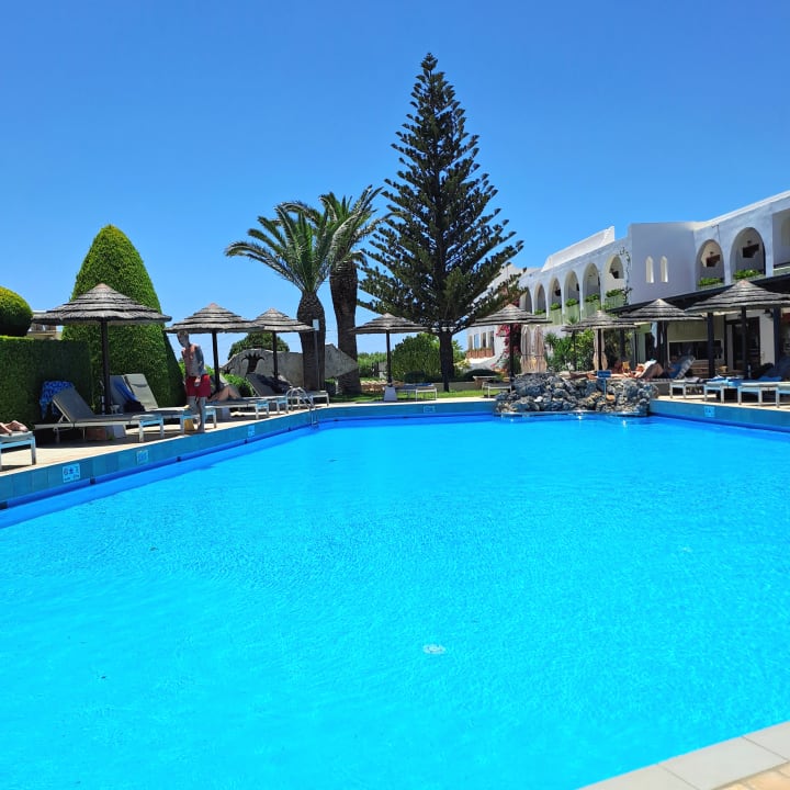 Pool Alianthos Garden Hotel