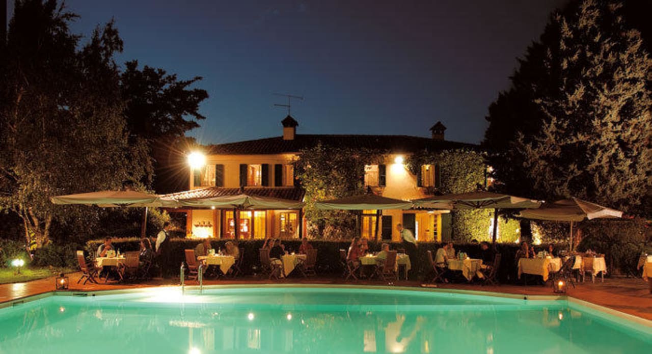 Restaurant near the swimming pool Hotel Locanda I Girasoli