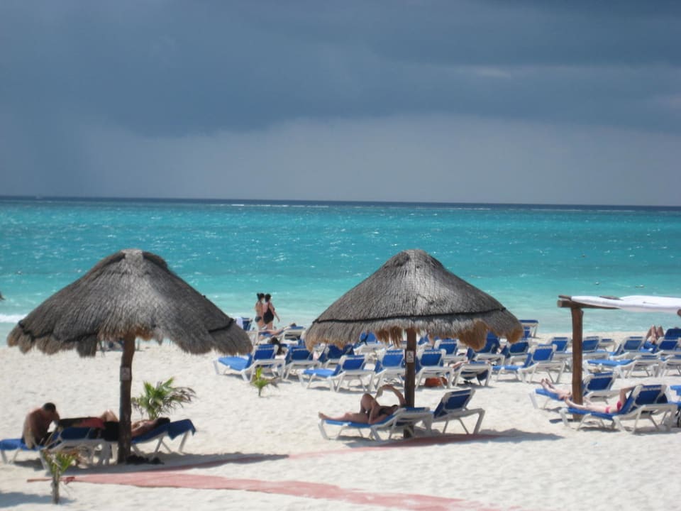 Dunkle Wolken am Horizont Catalonia Playa Maroma