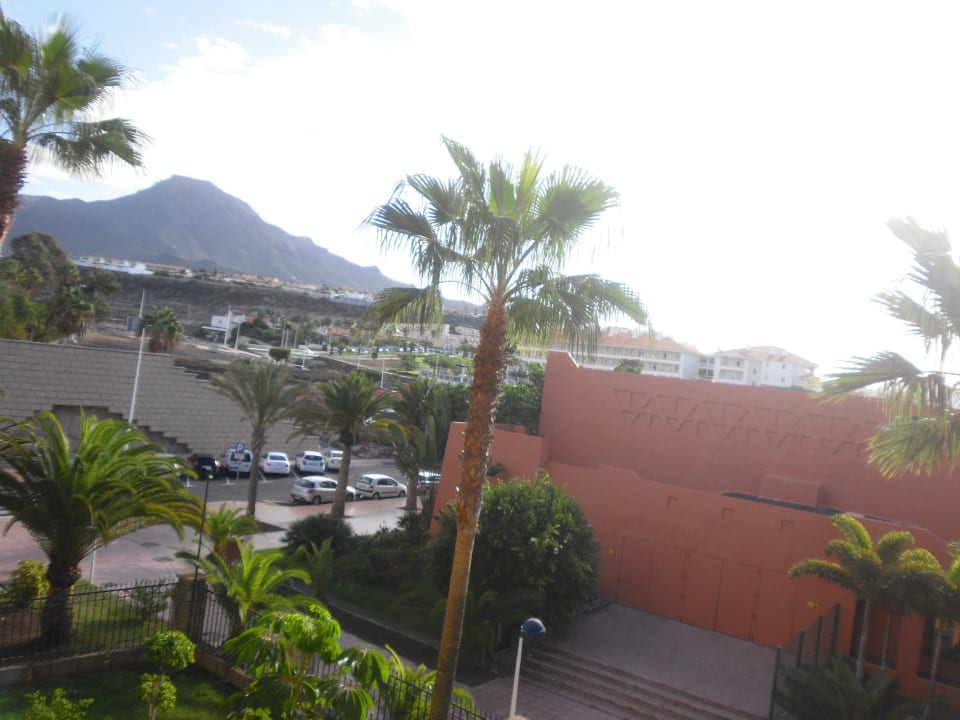Vom Zimmer, links zu den Bergen H10 Costa Adeje Palace