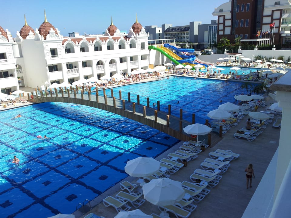 Schön aber viel zu wenig Schirme Oz Hotels Side Premium