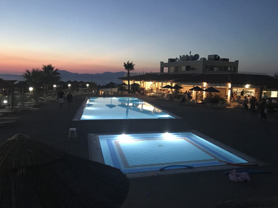 Pool Hotel Kouros Palace