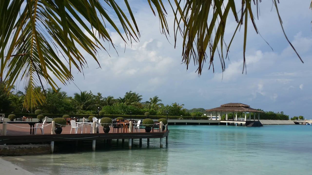 Blick Restaurant und Bootsanlegersteg Adaaran Select Hudhuran Fushi - Premium All Inclusive