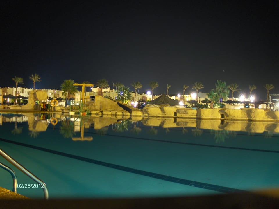 Night view from Pergola bar SUNRISE Royal Makadi Resort