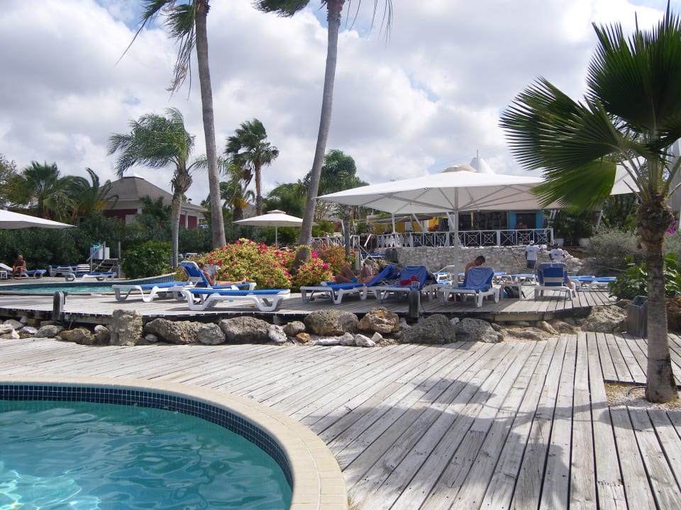 Zwei Pools und das Restaurant Chogogo Dive & Beach Resort