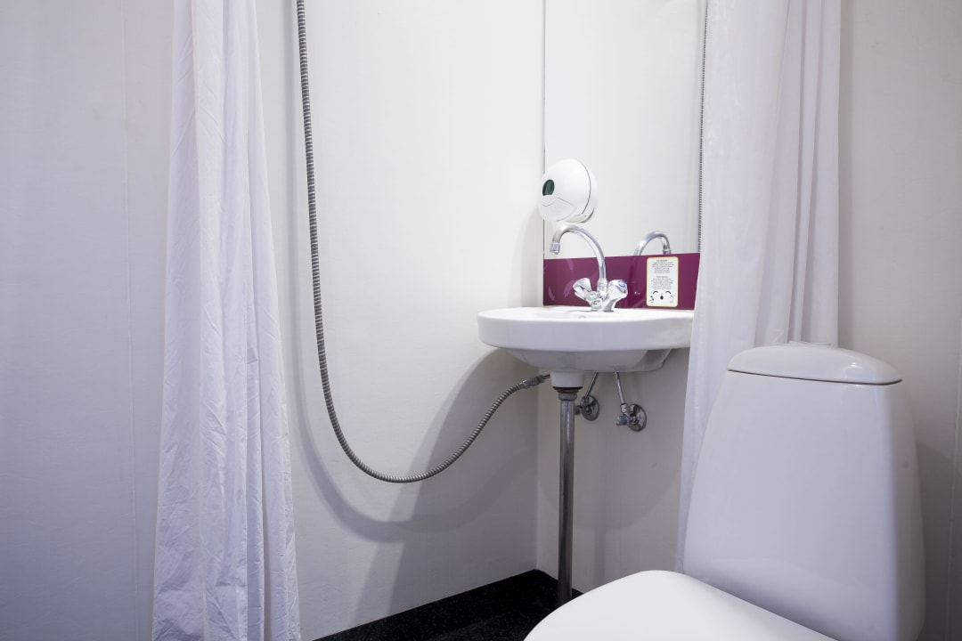 Bathroom Copenhagen Go Hotel
