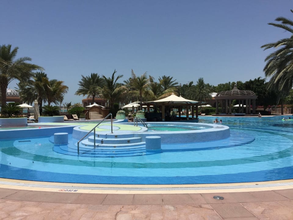 Pool Emirates Palace Mandarin Oriental