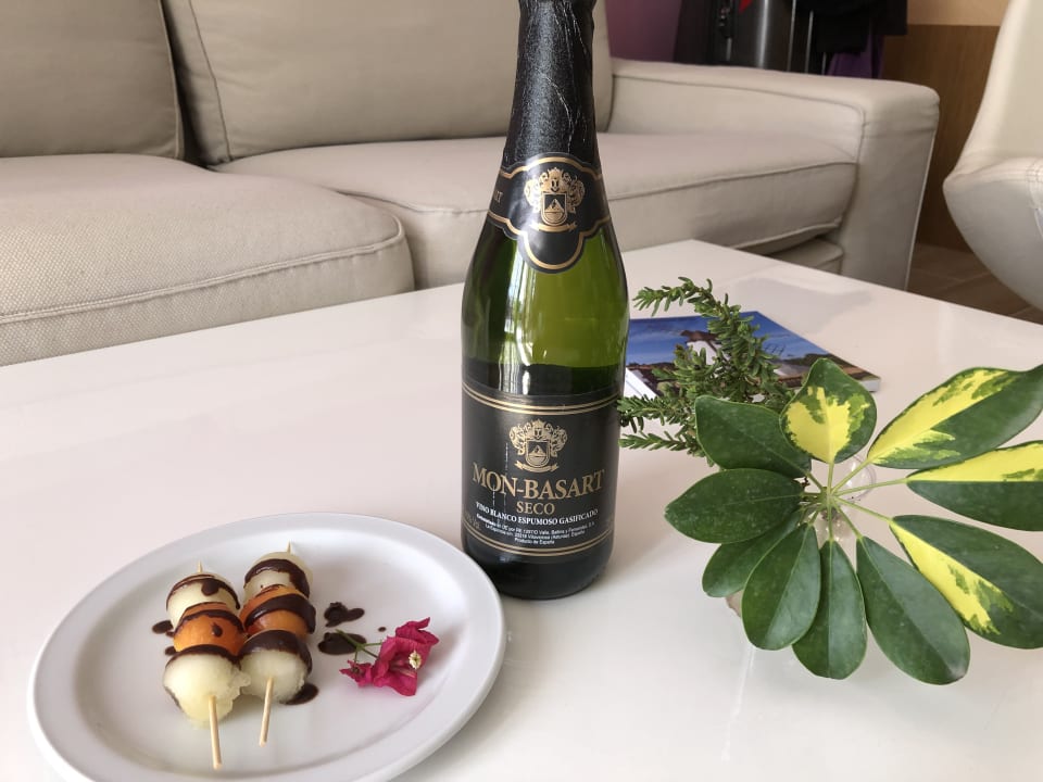 Gastro R2 Romantic Fantasia Suites - Adults only