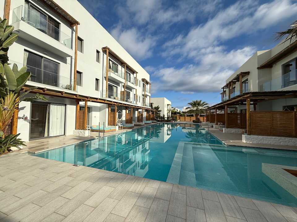 Pool Paralos Lifestyle Beach