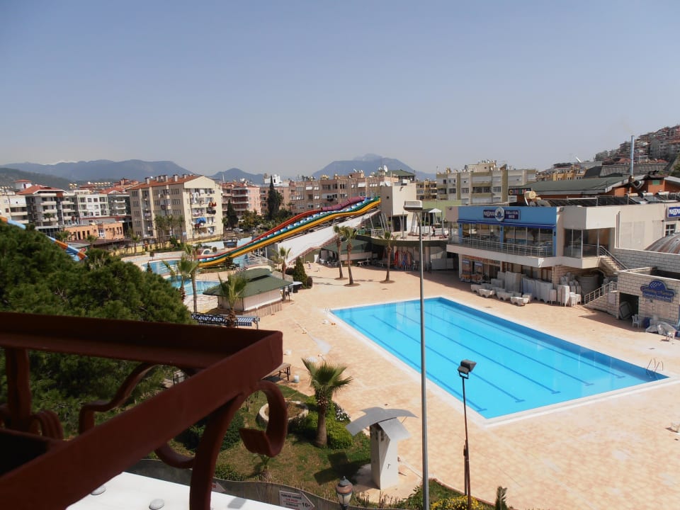 Aquapark on the other site of the street Hotel Aslan City Kleopatra