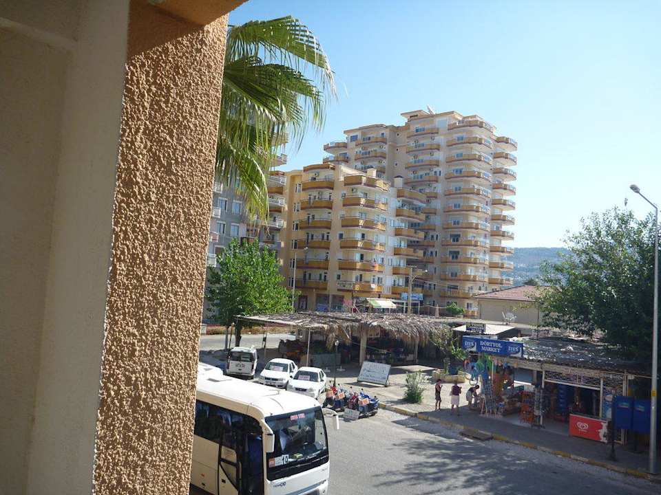 Ausblick 1.Stock Doris Aytur Hotel