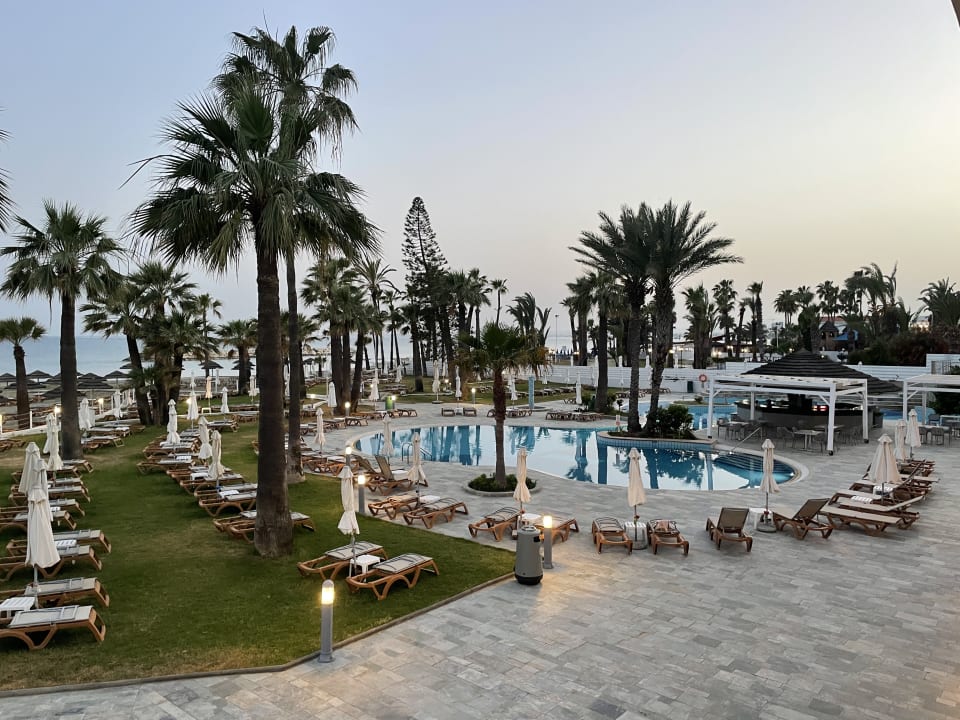 Pool The Golden Bay Beach Hotel