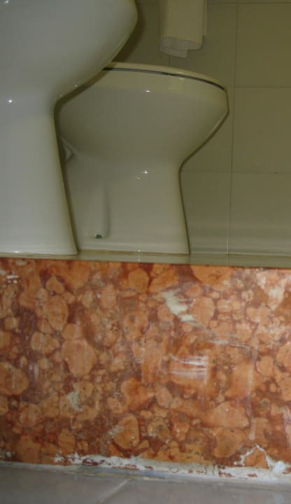 Zi 6406 Zugang zum Bad 17cm hoch Centro Vacanze La Limonaia