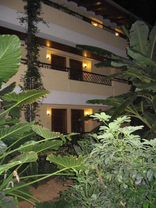 Außenanlage Hotel Negroponte Resort Eretria