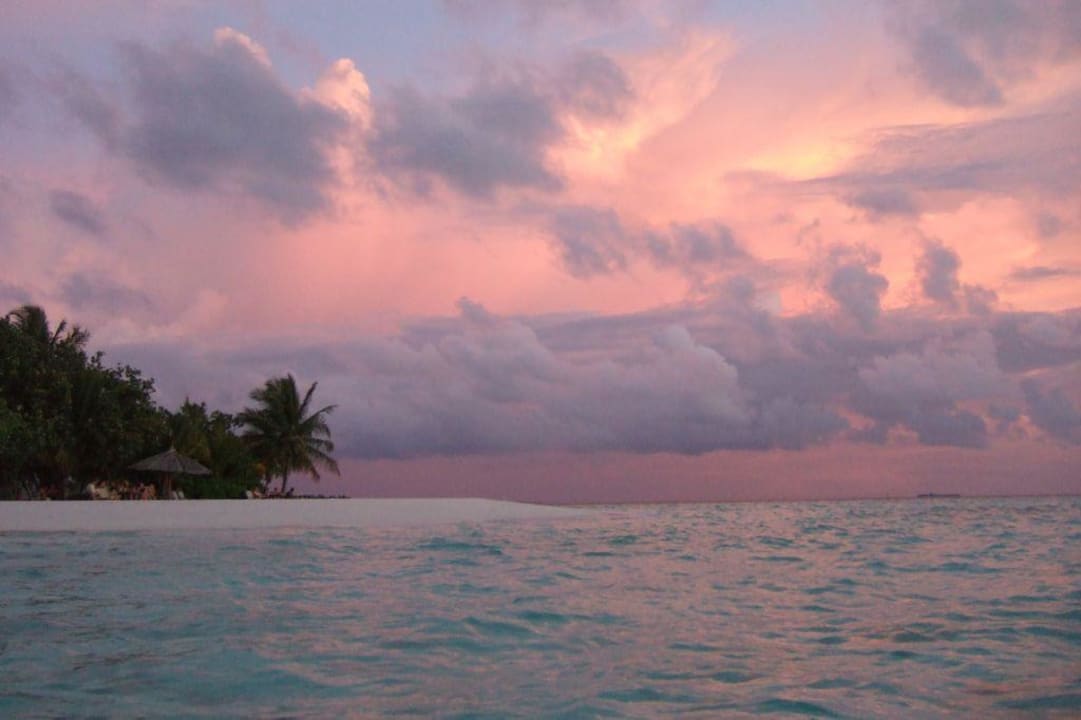 Traumhafter Sonnenuntergang Vilamendhoo Island Resort & Spa