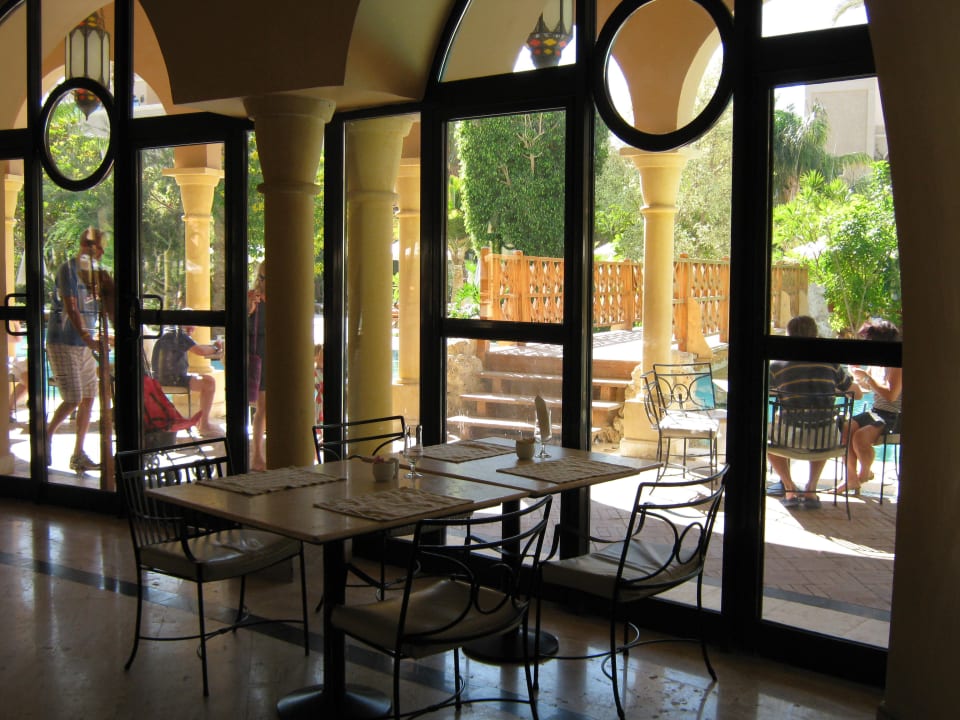 Tote Ratte und der Holztreppe Makadi Palace