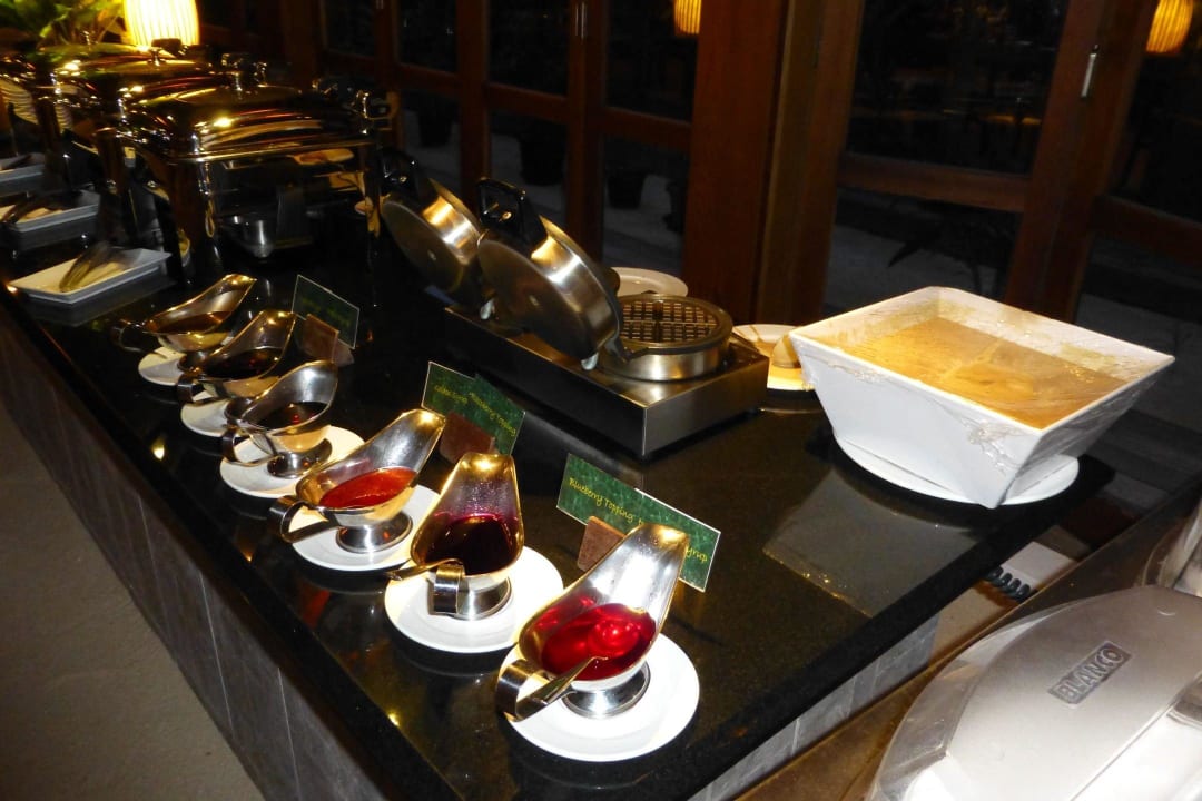 Frühstücksbuffet Vilamendhoo Island Resort & Spa
