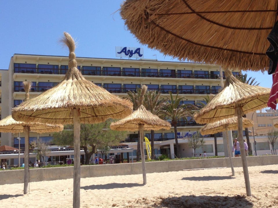 Außenansicht vom Strand aus AYA Seahotel - Adults only