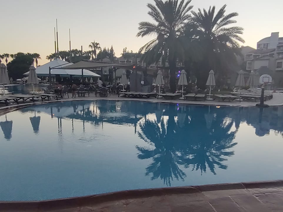 Pool Arum Barut Collection