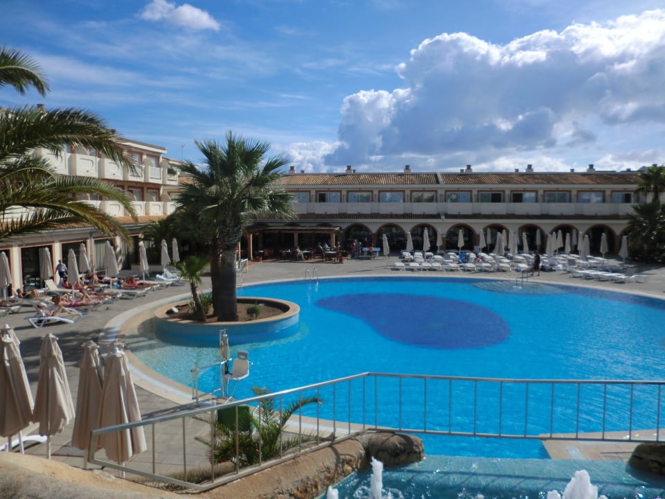 Pool blau punta reina