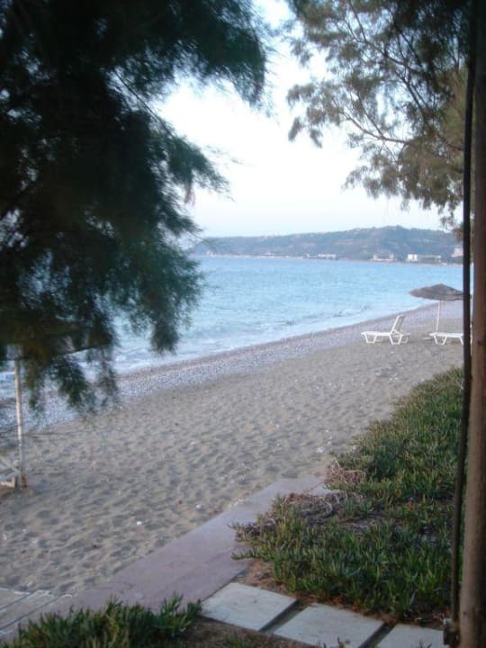 Blick auf den Hotelstrand vom Miramare Hotel Miramare Park