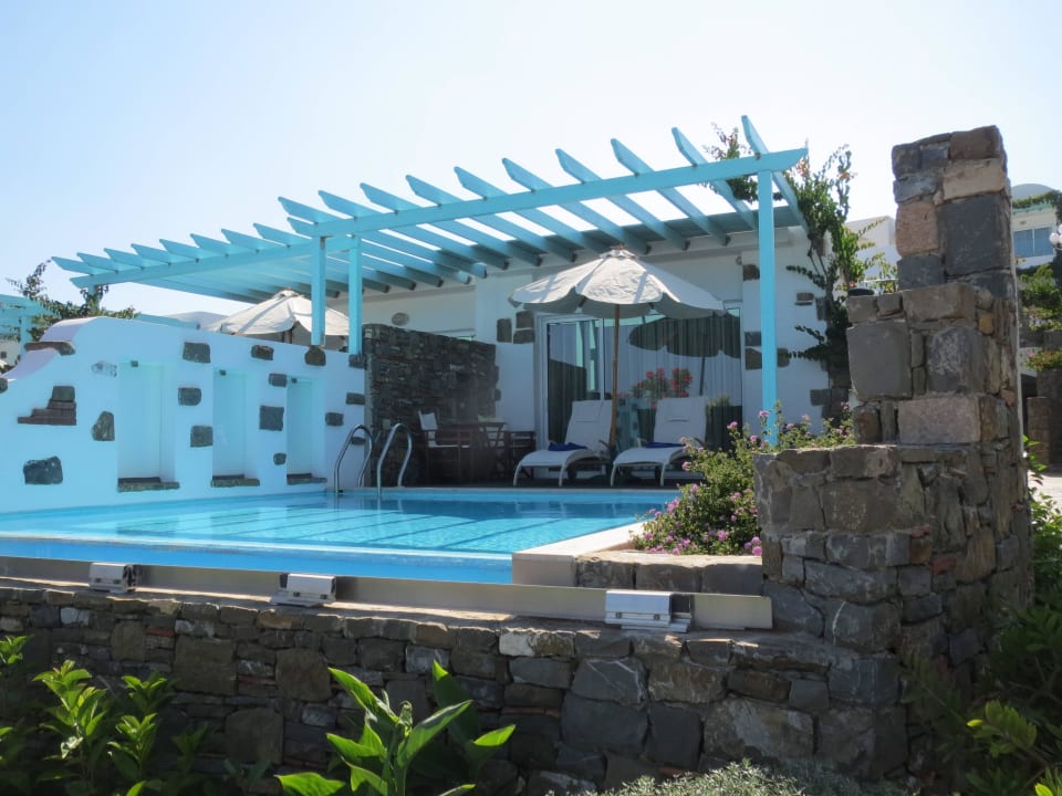 So sieht ein Zimmer von außen aus  Atrium Prestige Thalasso Spa Resort & Villas