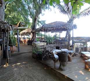 Lounge-Atmosphäre am Strand l´Ermitage