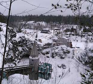 Blick auf das benachbarte Wasser- und Skiresort