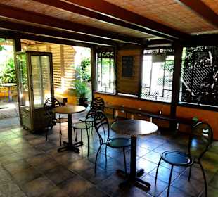 Der angegliederte Café-Bereich