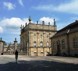 Im Innenhof vom Schloss