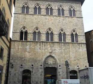 Palazzo Tolomei