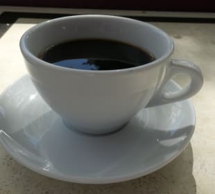 Kaffeepause beim Café am Rosengarten