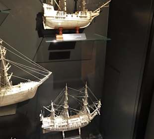 Schatzkammer des IMM: Schiffsmodelle aus Elfenbein