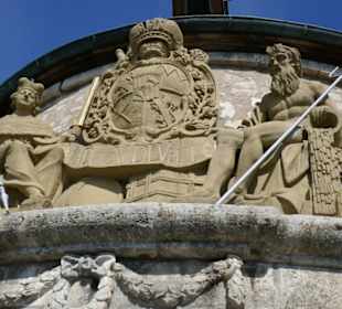 Fürtsbischöfliche Figuren