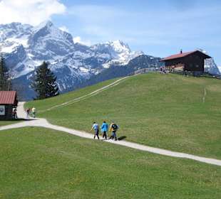 Vom Eckbauer herrlicher Blick zur Zugspitze