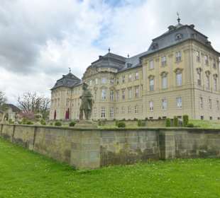 Blick vom Schlosspark auf Schloss Werneck