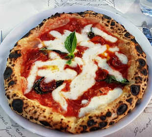 Pizza Vesuvio